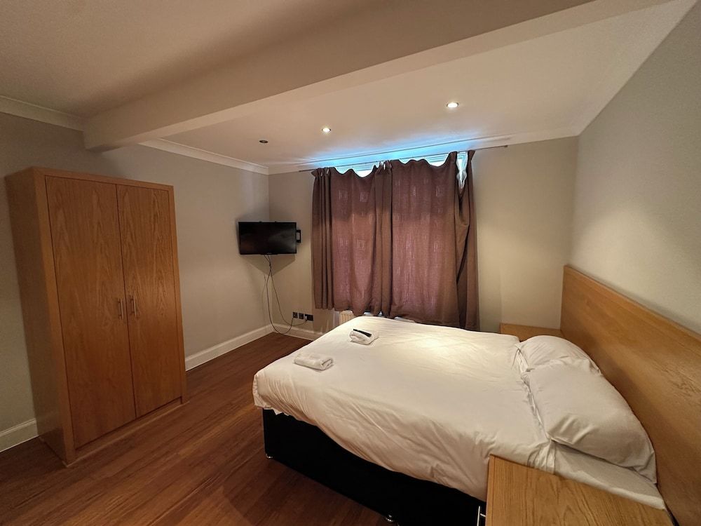 Cavendish Annexe Double Room 5