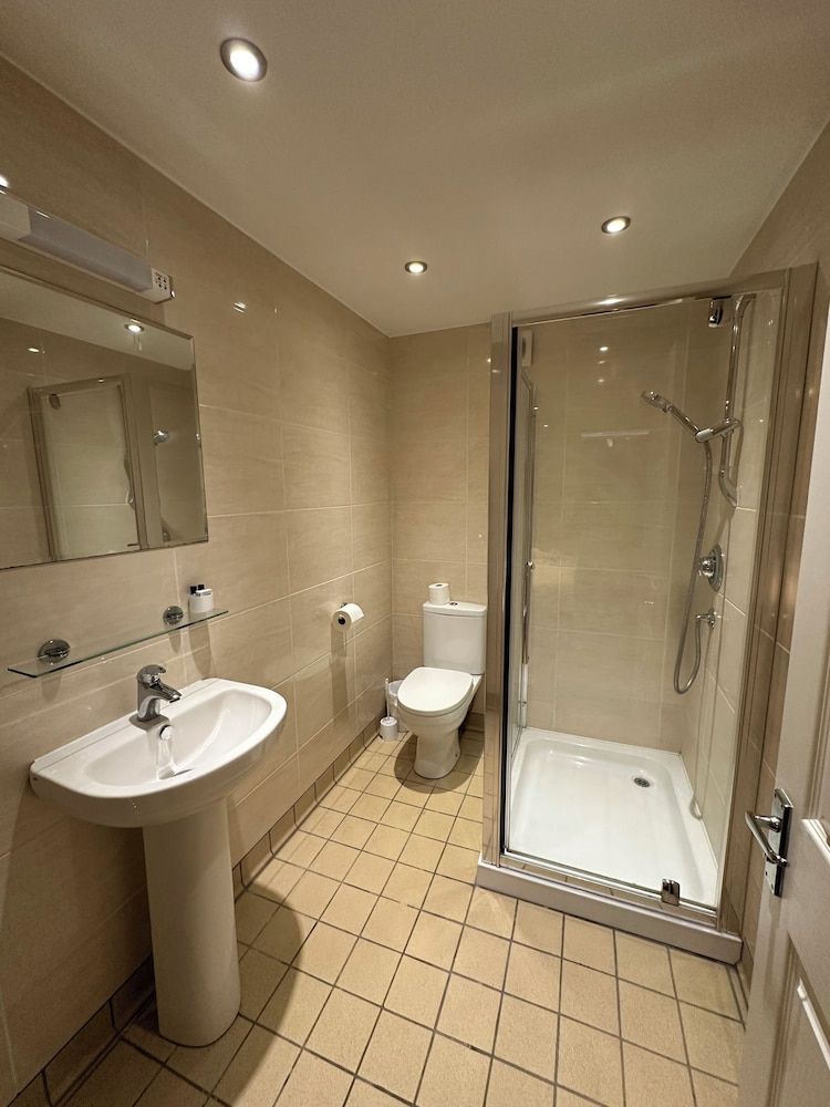 Cavendish Annexe Twin Room 5