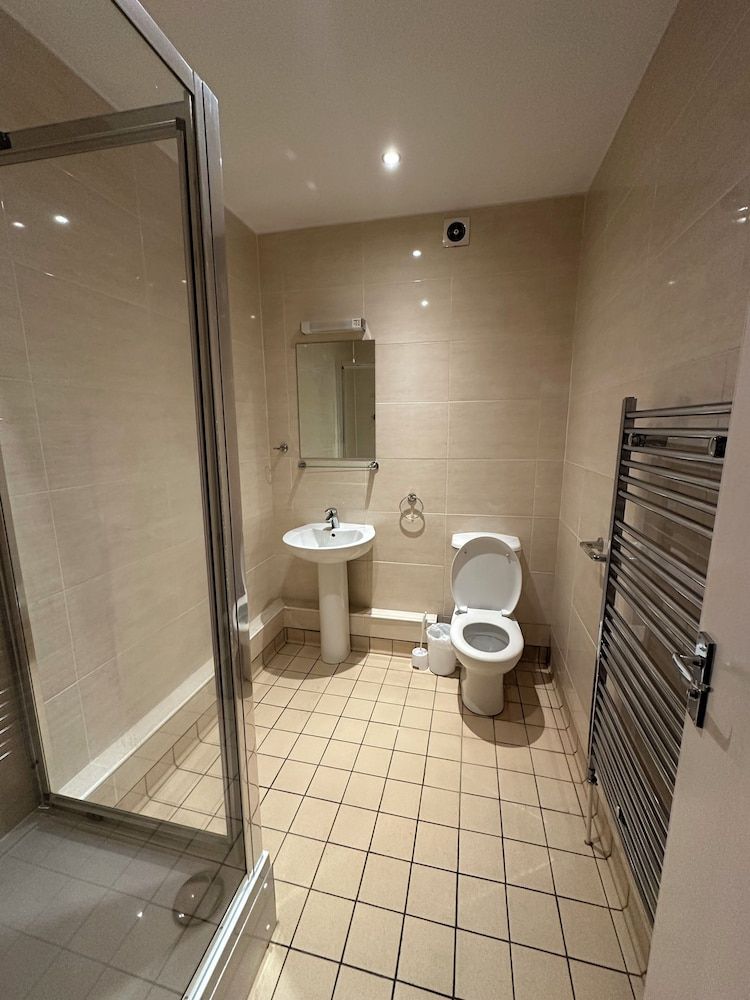 Cavendish Annexe Twin Room 3