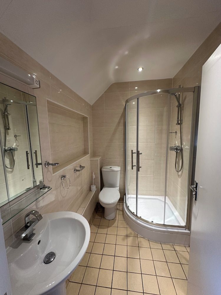 Cavendish Annexe Twin Room 4