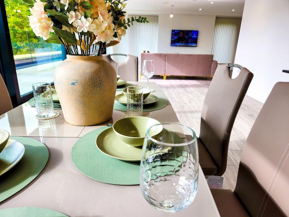 Opfa Property Luxury Penthouse, City View 18