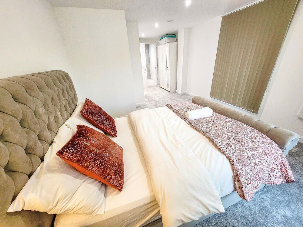 Opfa Property Luxury Penthouse, City View 39