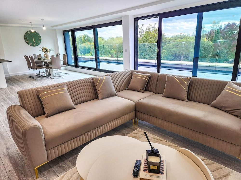 Opfa Property Luxury Penthouse, City View 43