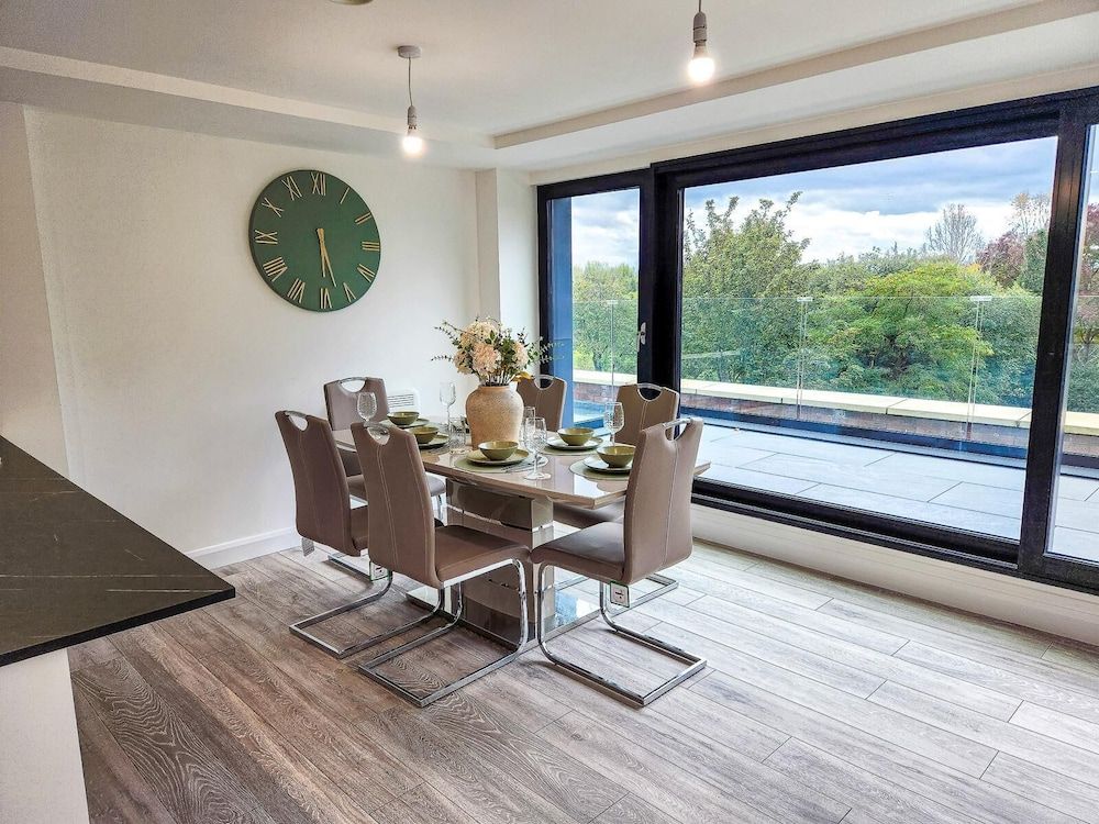 Opfa Property Luxury Penthouse, City View 19