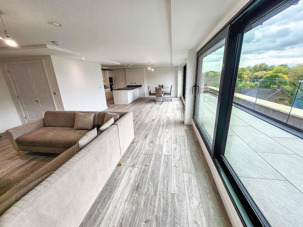 Opfa Property Luxury Penthouse, City View 28