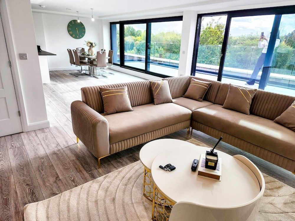 Opfa Property Luxury Penthouse, City View 42