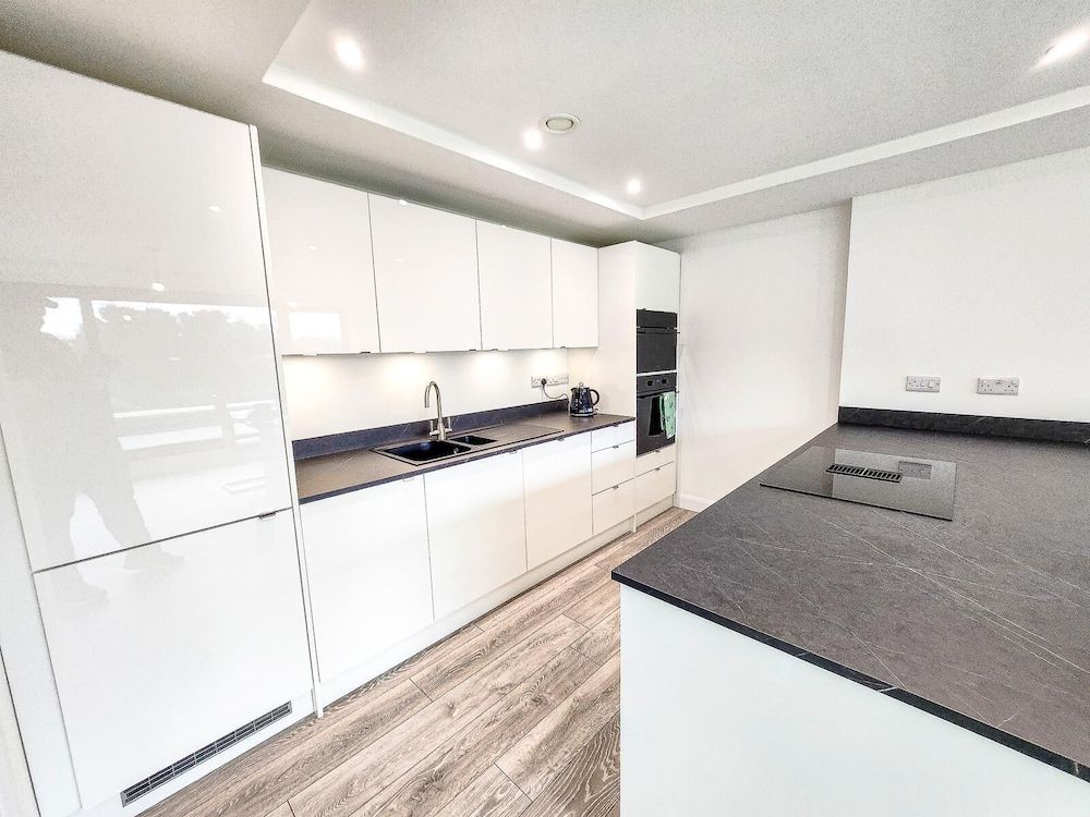 Opfa Property Luxury Penthouse, City View 25