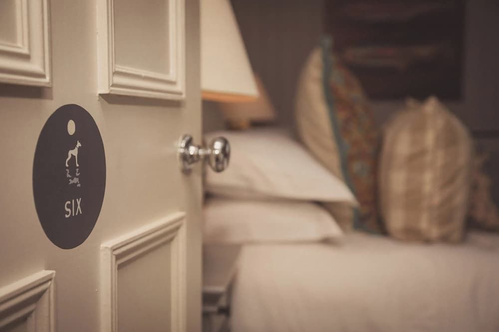 The Greyhound on the Test Classic King Room