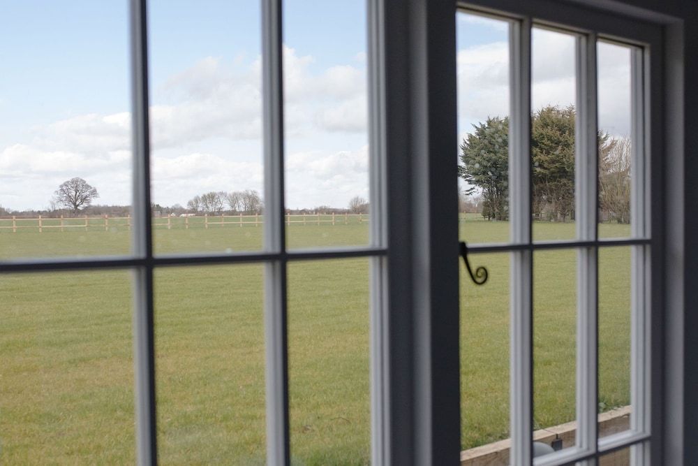 The Kings Arms, Colchester A120 Family Room, 2 Double Beds (Deluxe) 6