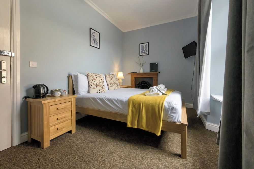 The Cornerhouse Double Room 6