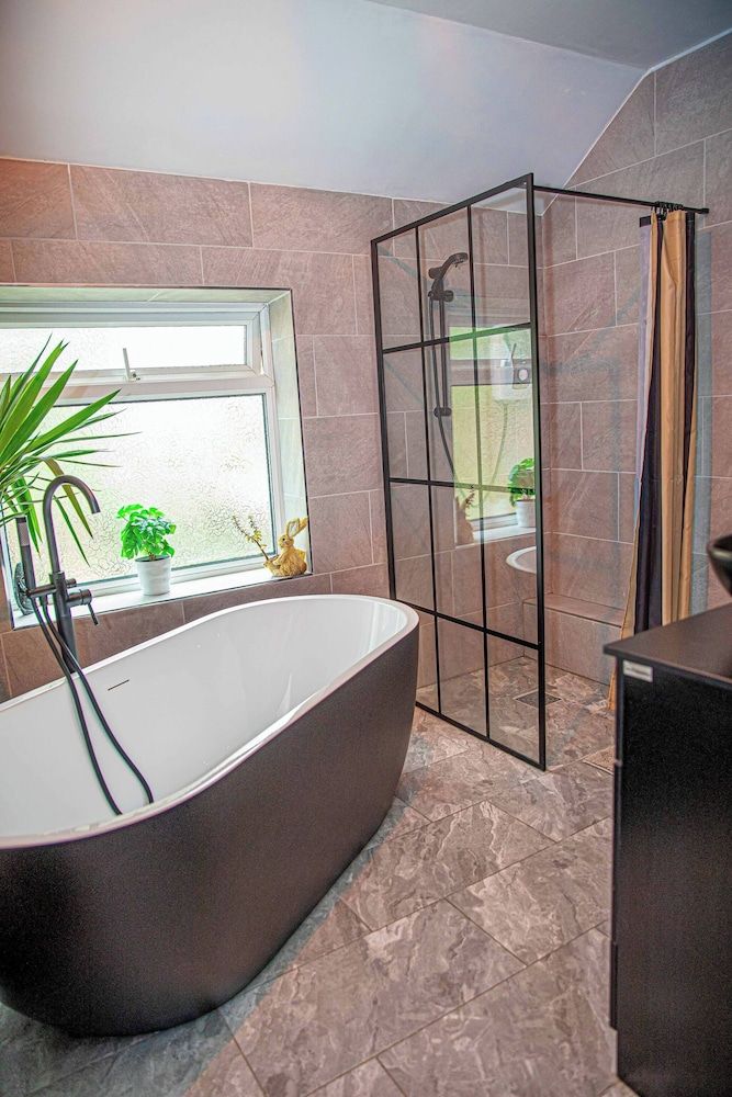 Home in Manchester Near Etihad Stadium - Parking House, 2 Bedrooms 14