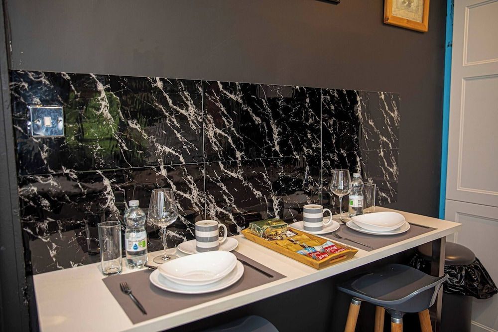 Home in Manchester Near Etihad Stadium - Parking House, 2 Bedrooms 10