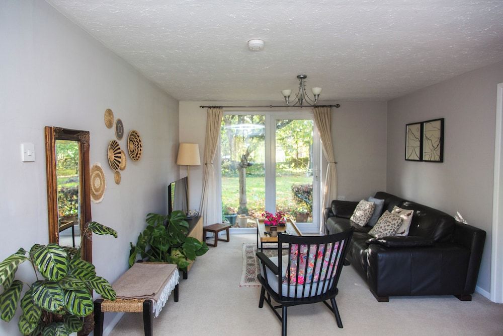 Calm Private Annex Ideal to Work, Rest & Explore