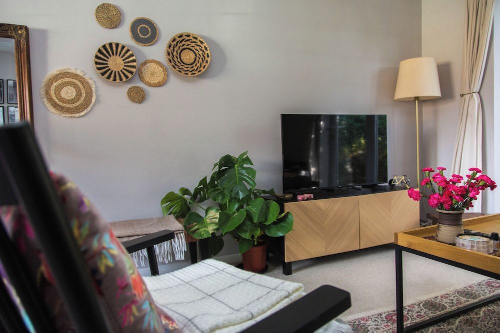 Calm Private Annex Ideal to Work, Rest & Explore House, 1 Bedroom, Garden View 13