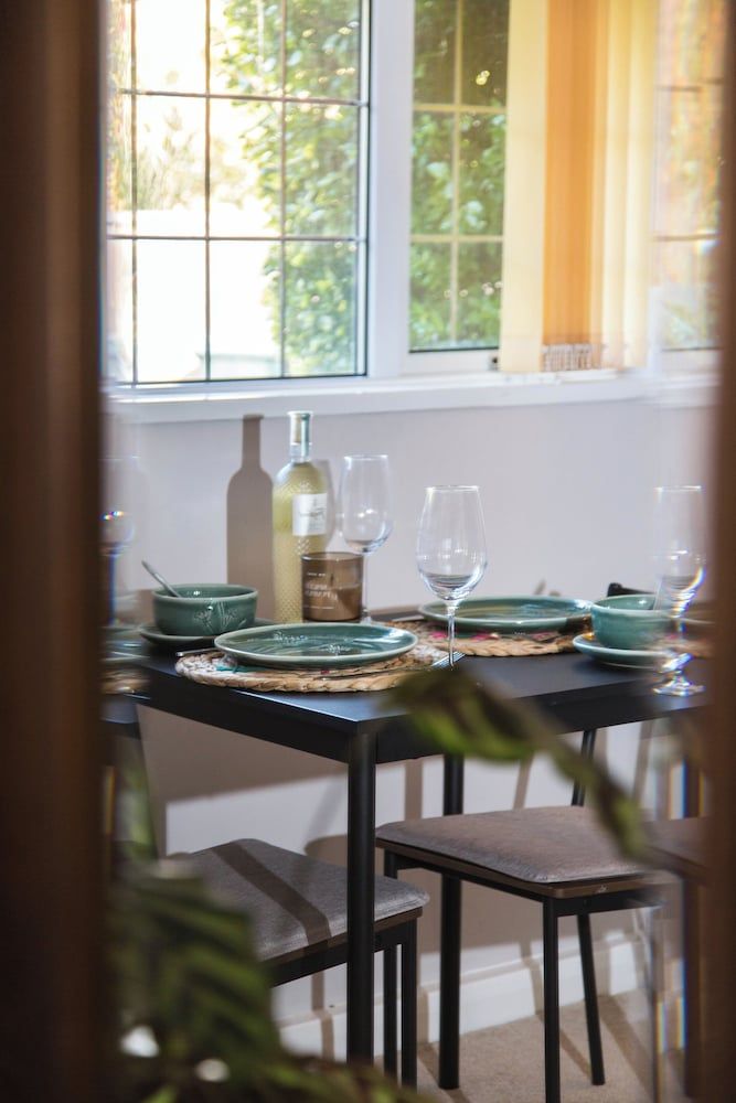 Calm Private Annex Ideal to Work, Rest & Explore House, 1 Bedroom, Garden View 18