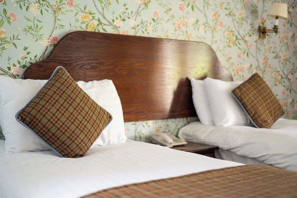 Open Arms Hotel Superior Twin Room, 2 Twin Beds, Garden View 2