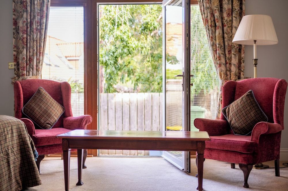 Open Arms Hotel Superior Twin Room, 2 Twin Beds, Garden View 3