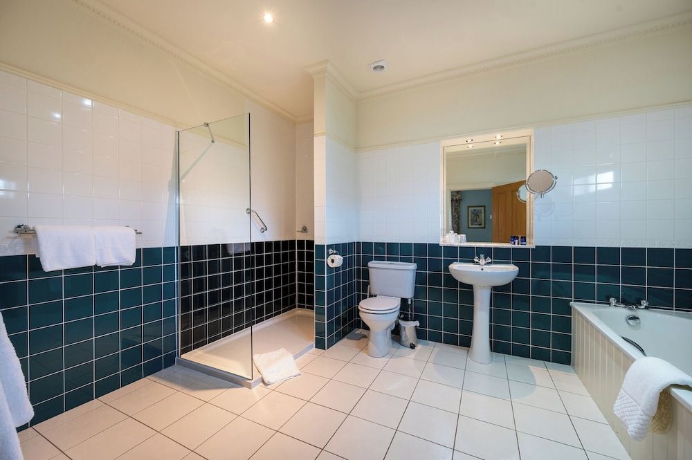 Open Arms Hotel Superior Twin Room, 2 Twin Beds, Garden View 4