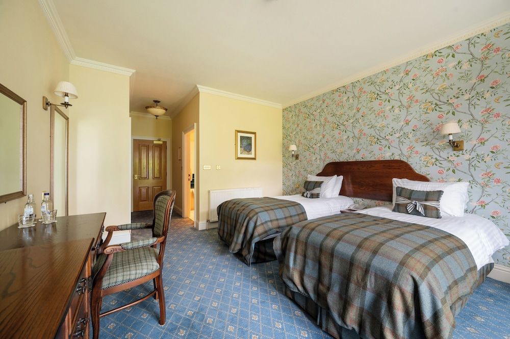 Open Arms Hotel Deluxe Twin Room, Garden View 3