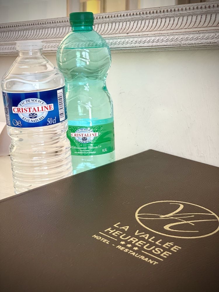 Hôtel de la Vallée Heureuse Comfort Double Room, Ensuite, Canal View (Chambre Double Plus) 6