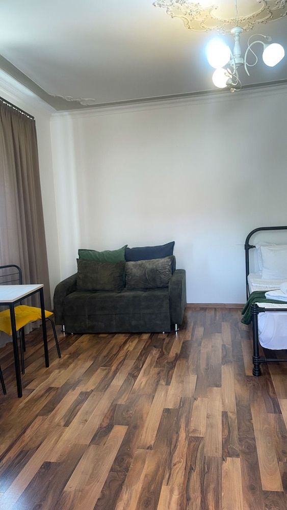 Warm House Comfort Apartment, Balcony, Garden View 5