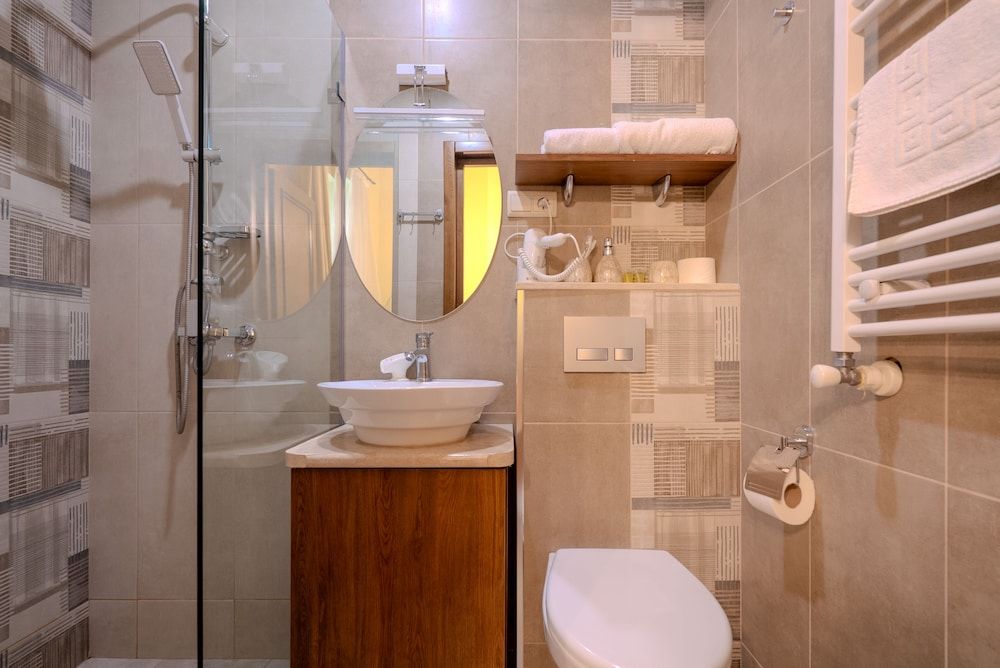 Hotel Philosophy Standard Double Room, Courtyard View 8