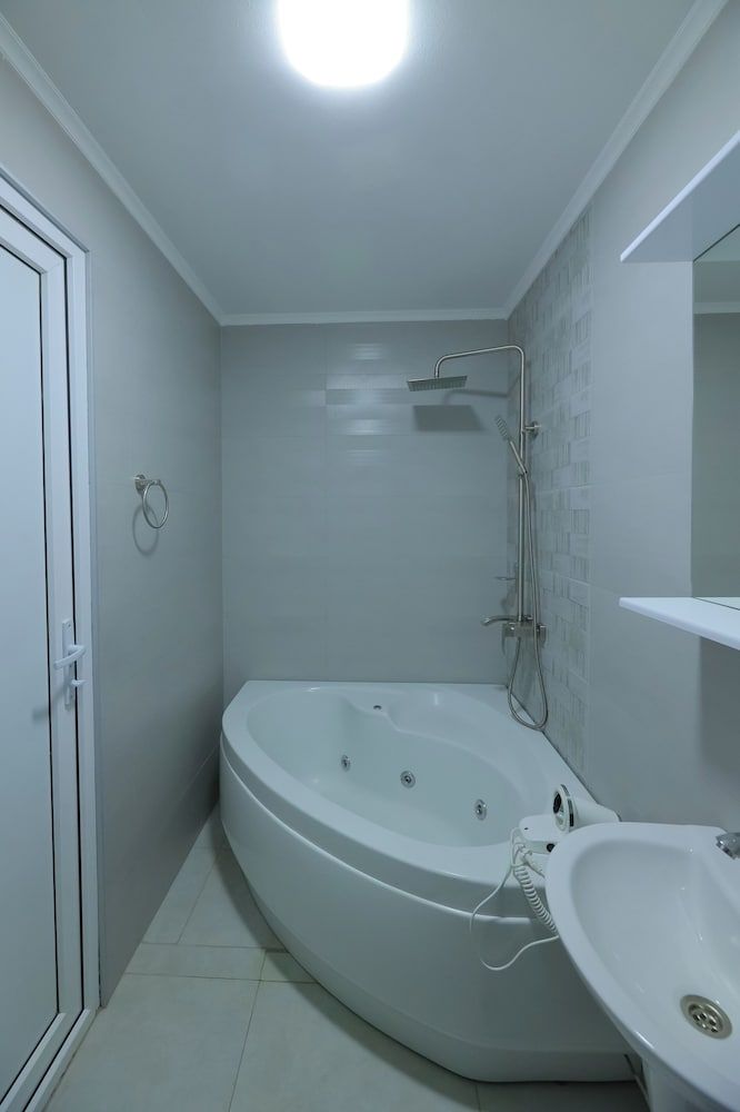 Hotel Harmony Premium Comfort Triple Room, Balcony, Garden View 4