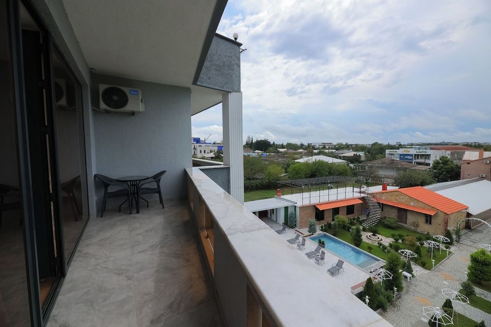 Hotel Harmony Premium Family Suite, Balcony, Pool View 11