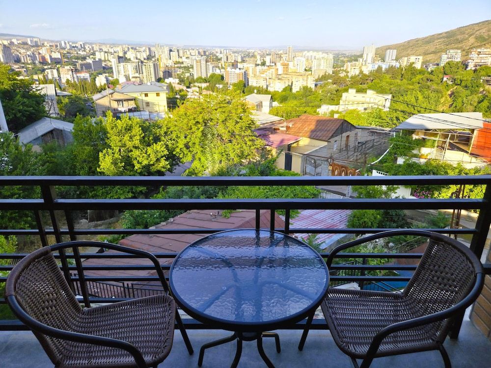 Ere's Palace Twin Room 4