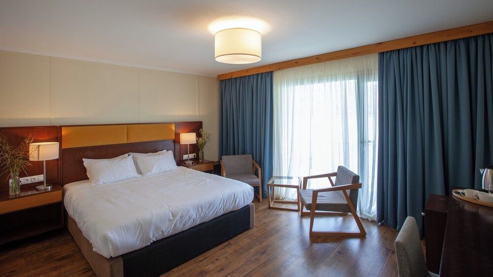 Moretoni Lake Resort Basic Cabin, Balcony, Lake View 2