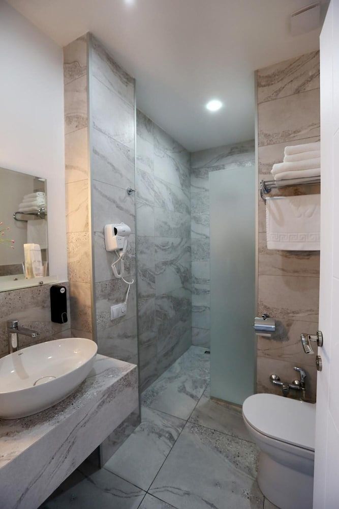 OZ Hotel Single Room, Balcony 10