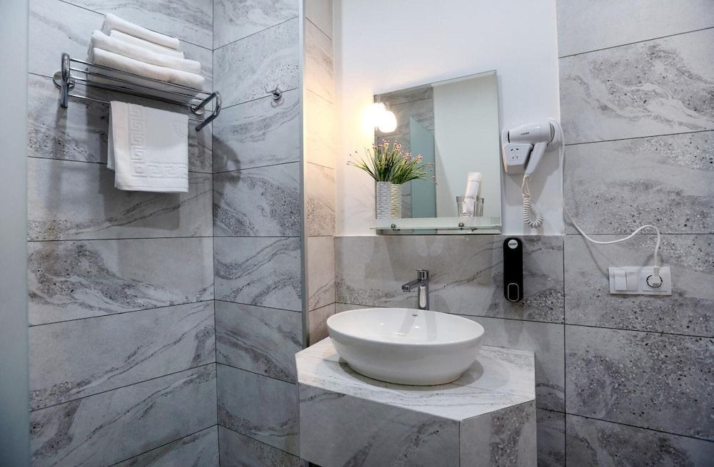 OZ Hotel Single Room, Balcony 6