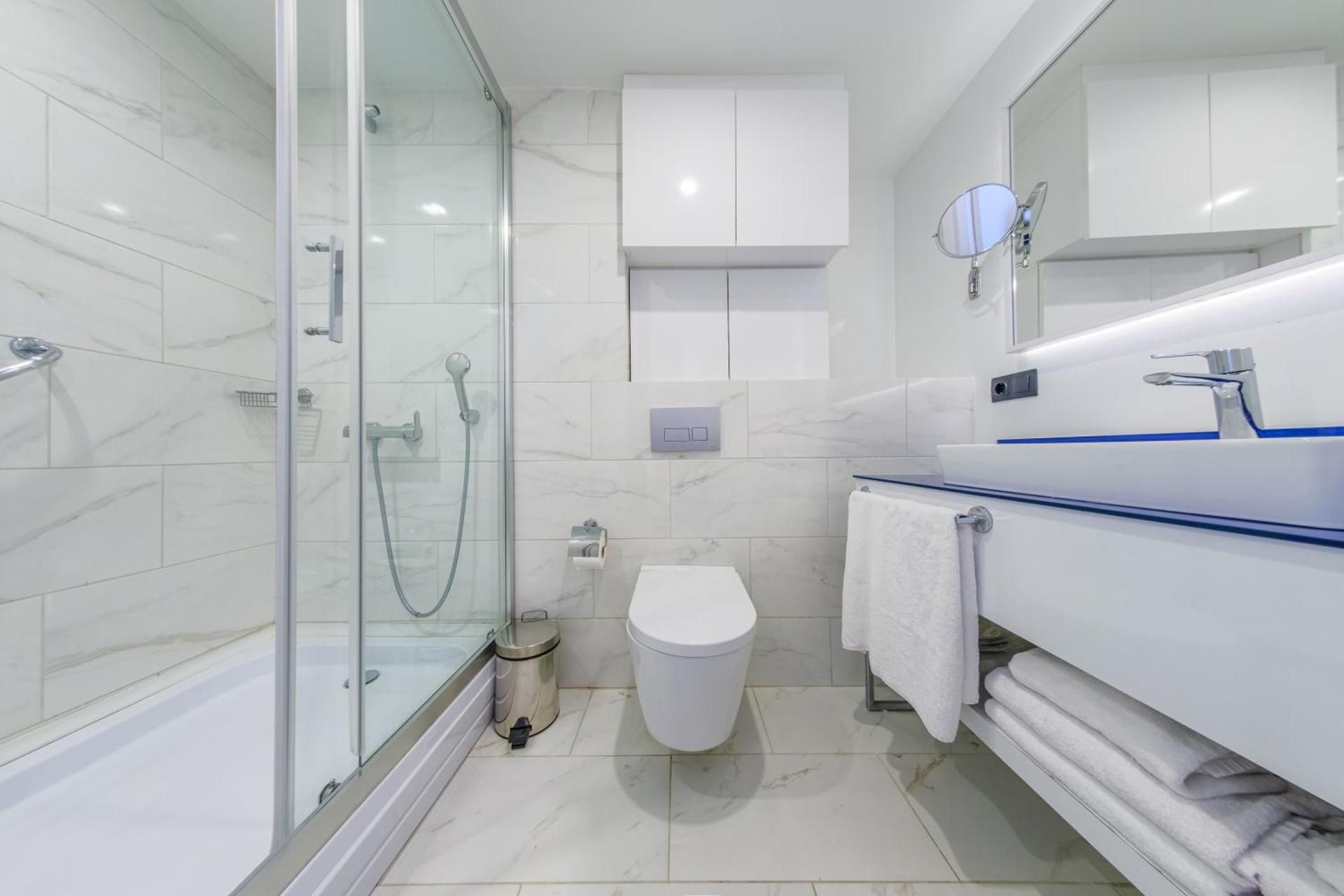 Two-Bedroom Apartment with City View