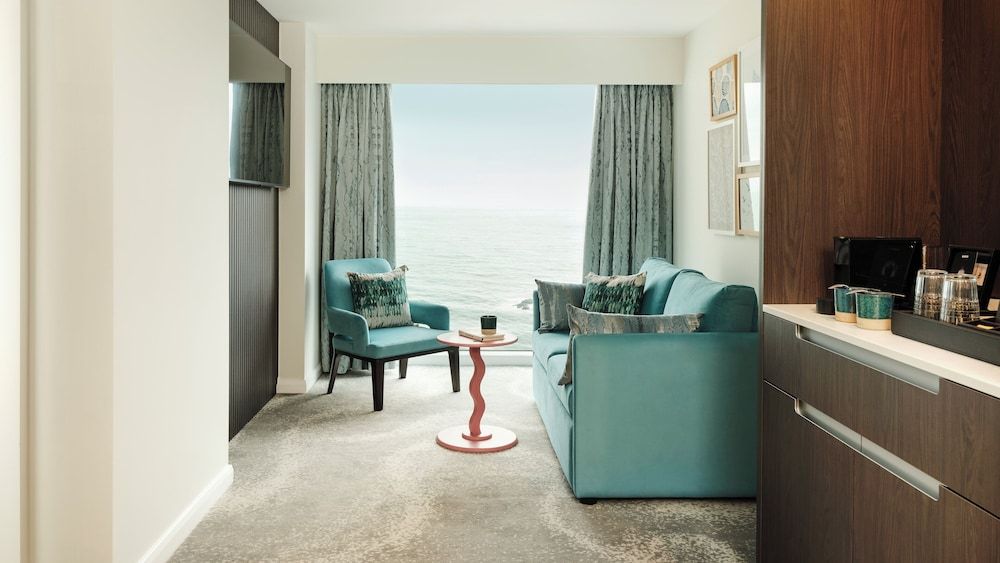 Hotel Indigo Torquay by IHG Suite, 1 King Bed, Sea View 2