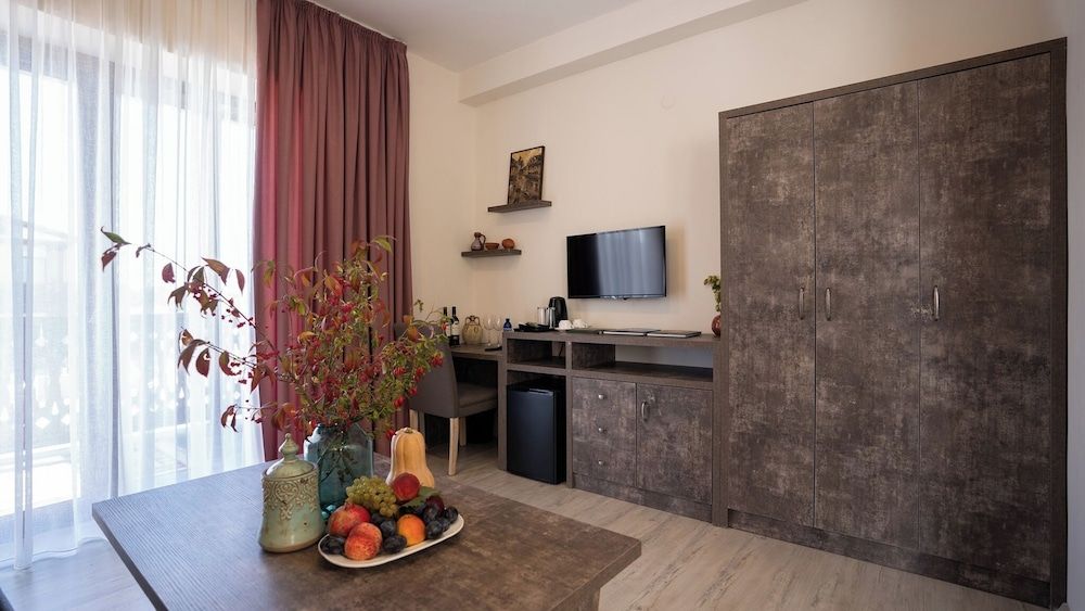 Château Mosmieri Hotel & Winery Deluxe Double or Twin Room, Vineyard View 3