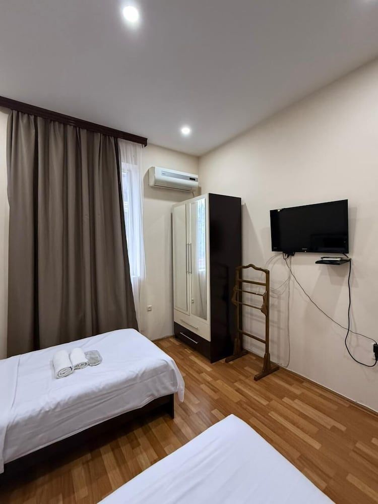 Hotel max Comfort Basic Quadruple Room 3