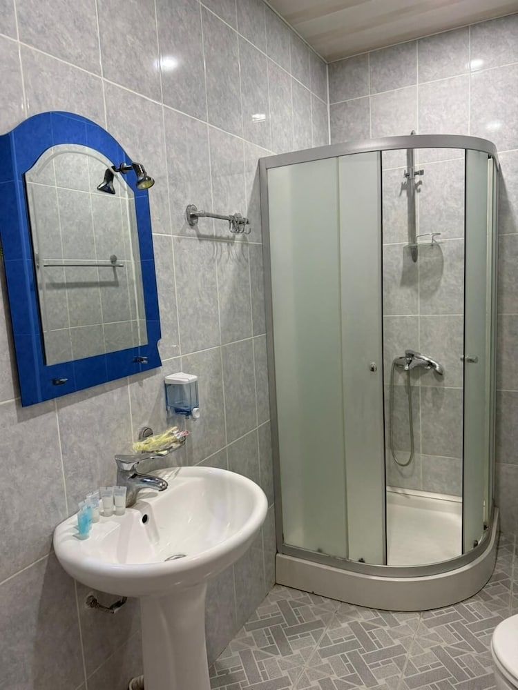 Hotel max Comfort Basic Quadruple Room 4