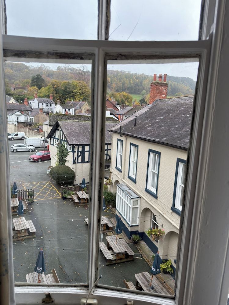 The Hand Hotel Llangollen by Compass Hospitality Triple Room 4