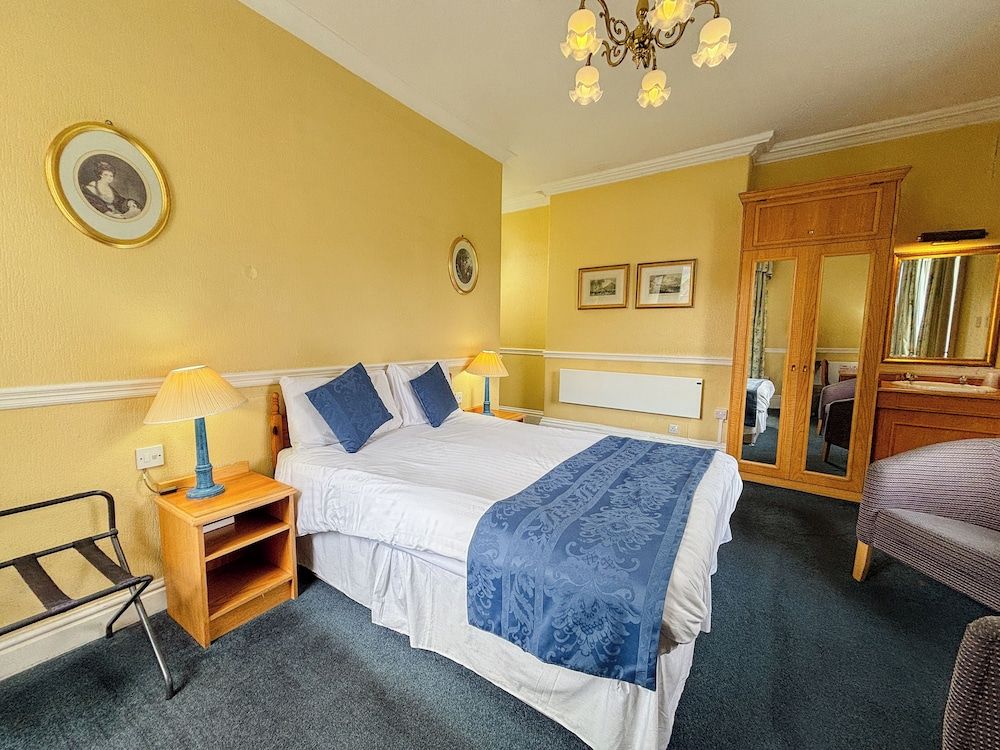 The Hand Hotel Llangollen by Compass Hospitality Superior Double Room 11