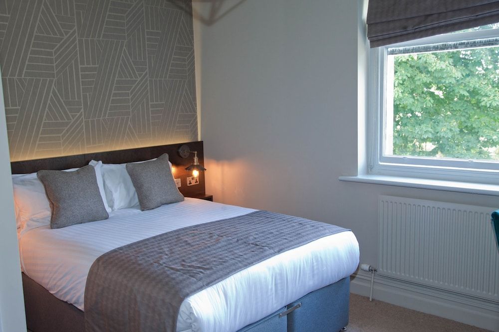 The Royal Hotel Traditional Double Room, Ensuite (Double En-Suite) 2