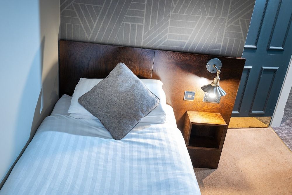 The Royal Hotel Traditional Single Room, Ensuite 3