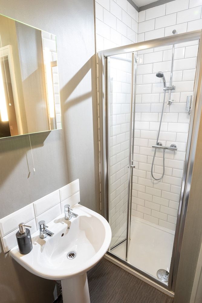 The Royal Hotel Traditional Single Room, Ensuite 5