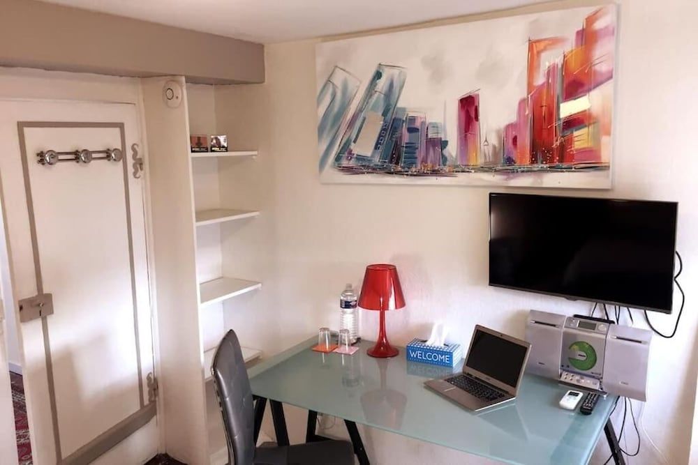 Villa Eugénie, Gîtes & Chambres d'Hôtes Double Room, City View