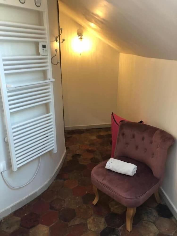 Villa Eugénie, Gîtes & Chambres d'Hôtes Standard Room, City View 5