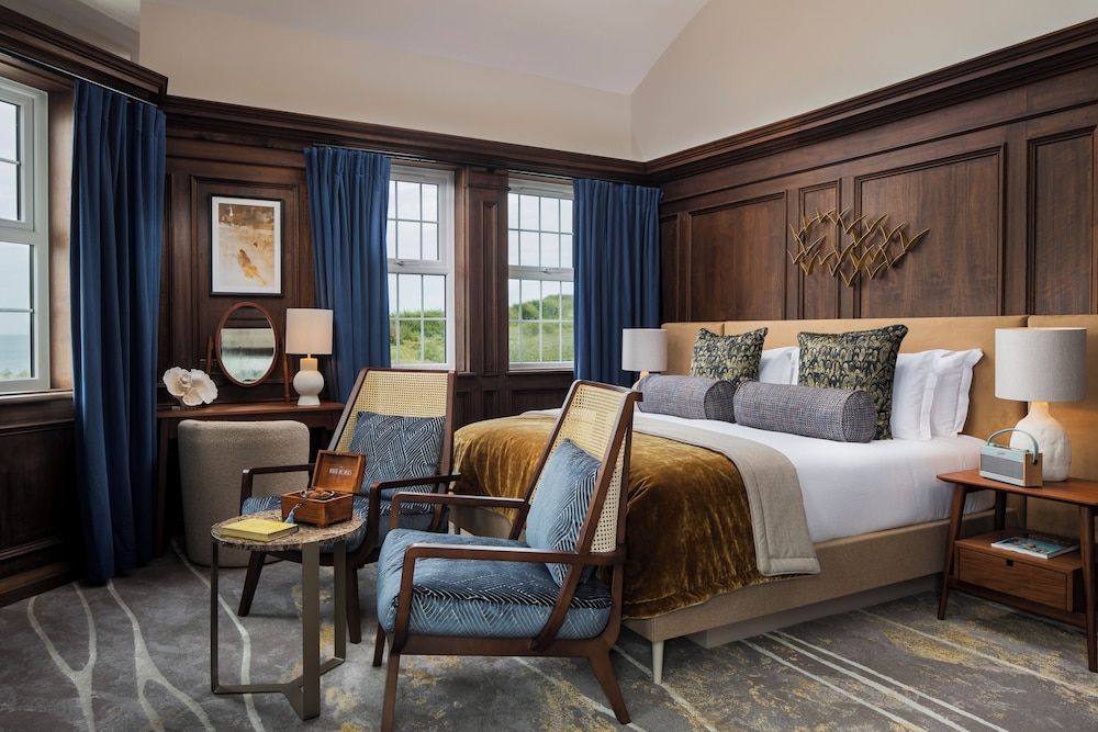 White Horses by Everly Hotels Collection Junior Suite, Sea View 5