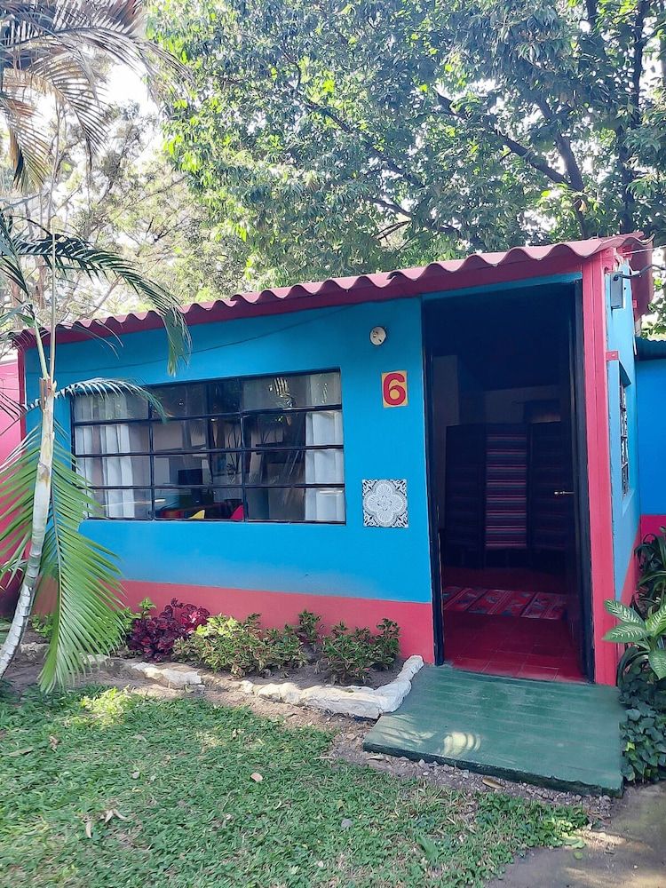 El Aguacatal Family Room 5