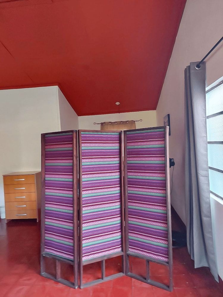 El Aguacatal Family Room 4