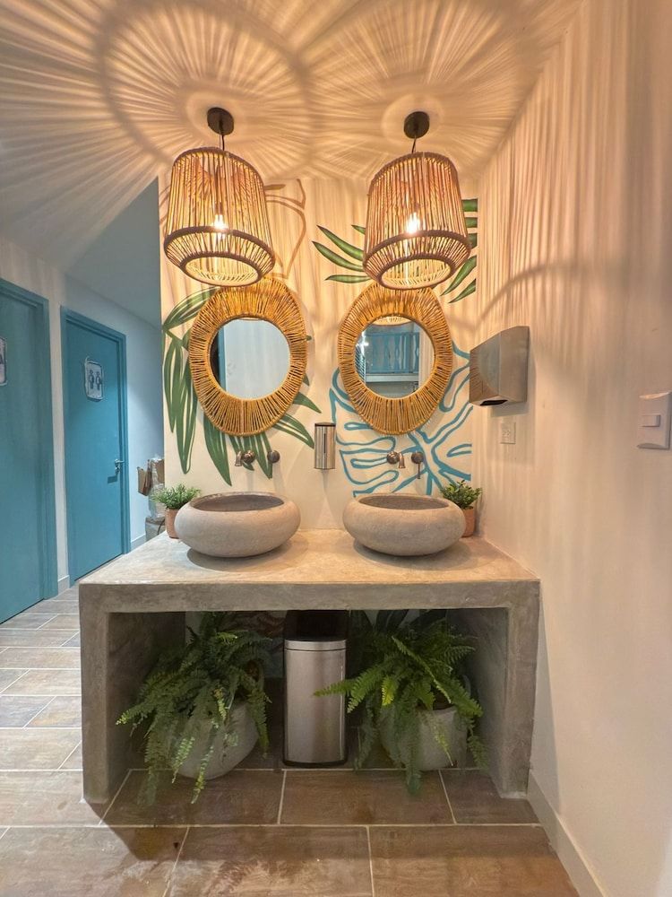 Adra Hostel Peten Basic 12 Bed Mixed Dorm Ensuite 5