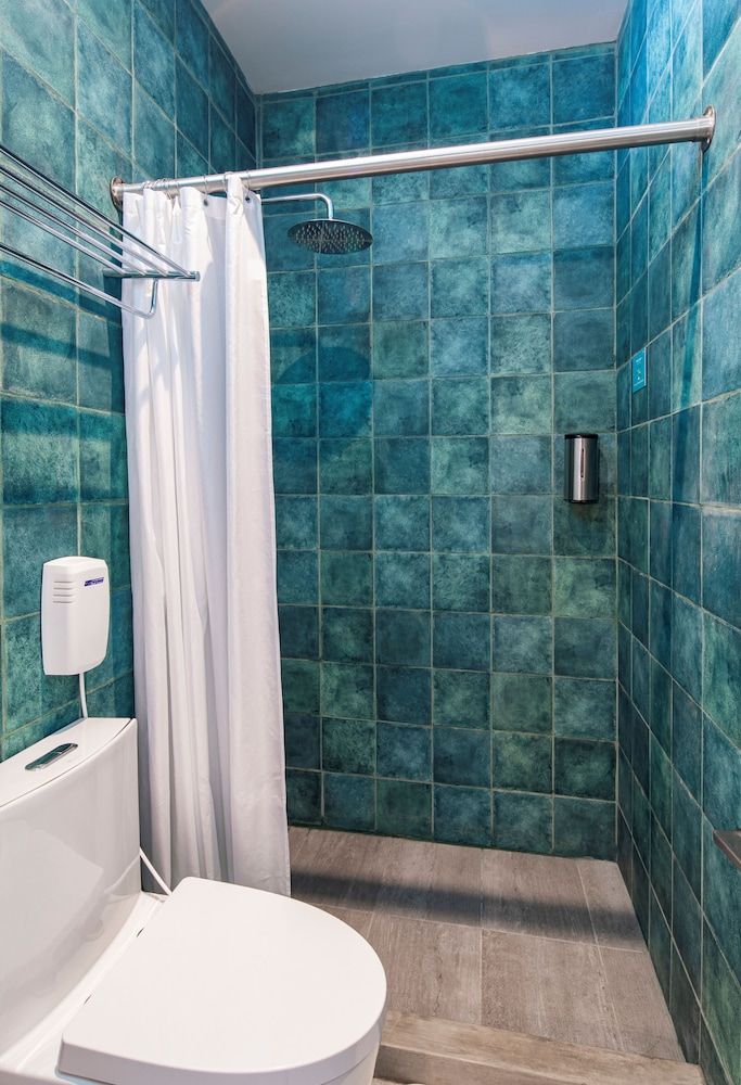 Adra Hostel Peten Basic 6 Bed Mixed Dorm Ensuite 9