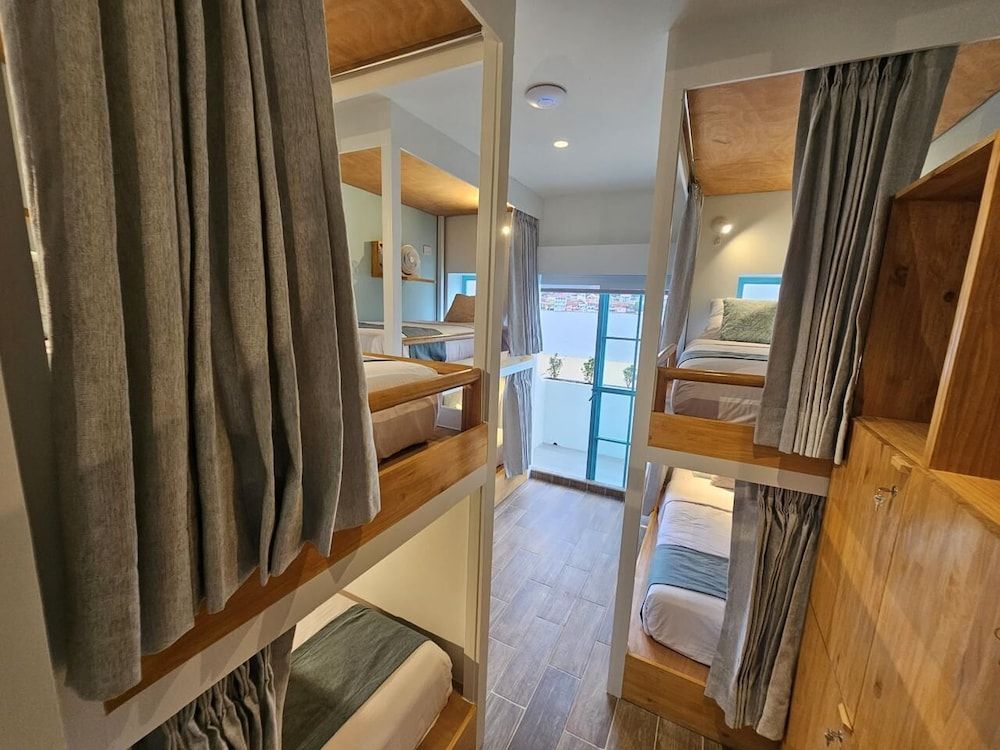 Adra Hostel Peten Basic 6 Bed Mixed Dorm Ensuite 2